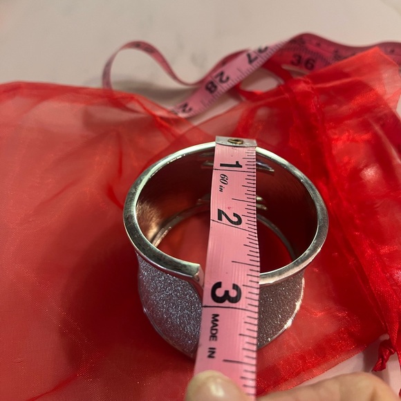 Beautiful Cuff Bracelet - Picture 8 of 12